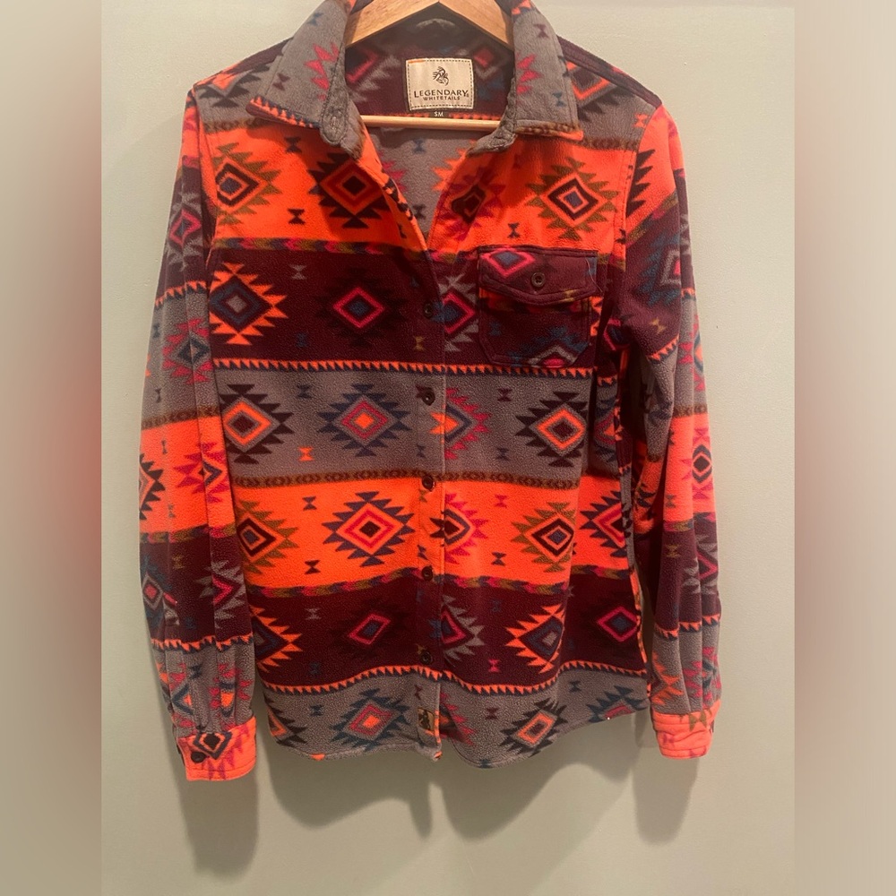 Legendary Whitetails Aztec print fleece jacket/shacket size S/M.